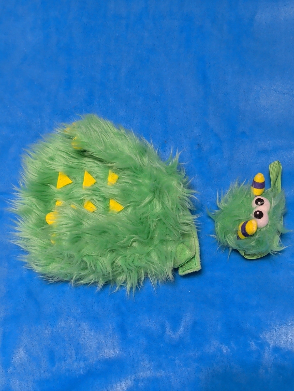 Thrills & Chills Green Monster Furry Reptile Costume (with HEADPIECE 👀)